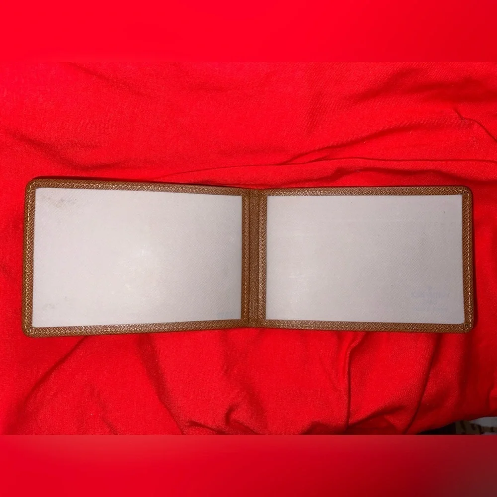AUTHENTIC LV Taiga Card Holder VG-E condition